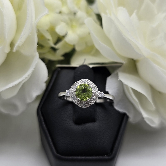 ♥️ AUGUST LOVE RING - Picture 6 of 7